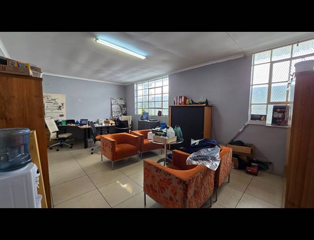 949M² WAREHOUSE TO LET IN EASTLEIGH